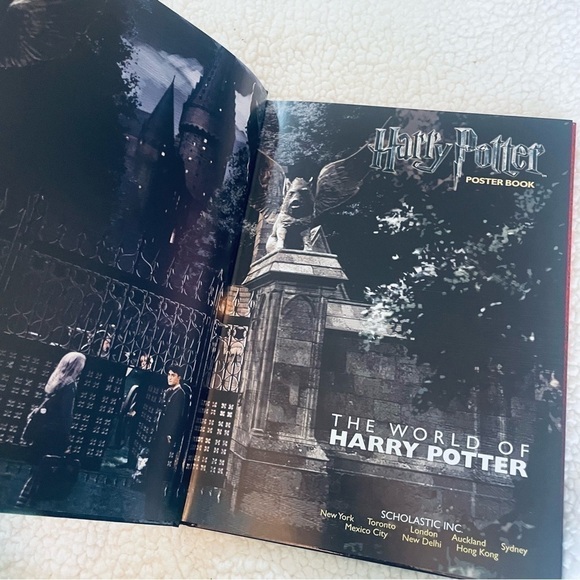 The World of Harry Potter: Poster Book – Hardcover - Picture 12 of 13
